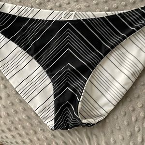 Athleta reversible bikini bottom